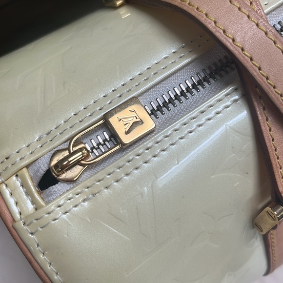 Louis Vuitton Perle (crème ) monogram vernis handbag - Picture 3 of 17